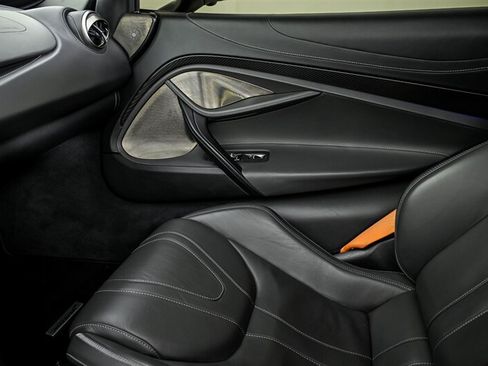 Used 2019 McLaren 720S RWD image 35