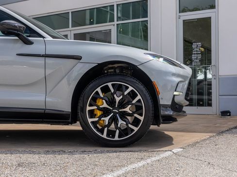 Used 2023 Aston Martin DBX 707 AWD/4WD image 7