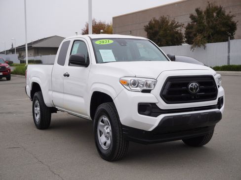 Used 2021 Toyota Tacoma SR image 1