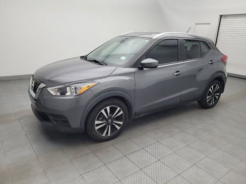 Used 2020 Nissan Kicks SV FWD image 2