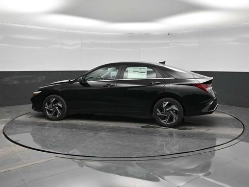 New 2026 Hyundai Elantra Limited FWD image 5