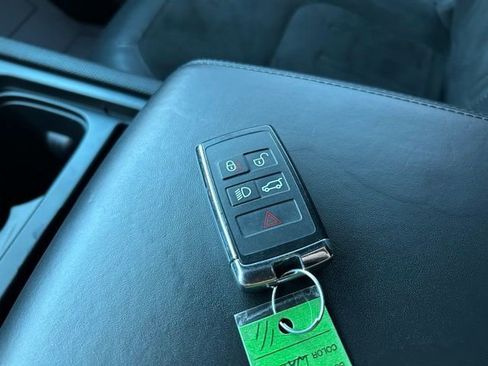 Used 2022 Land Rover Defender 90 V8 AWD/4WD image 44