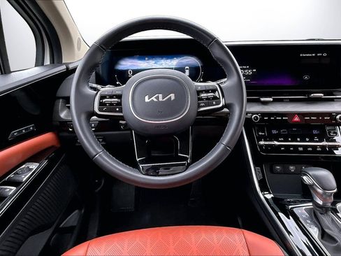 Used 2024 Kia Carnival SX image 11