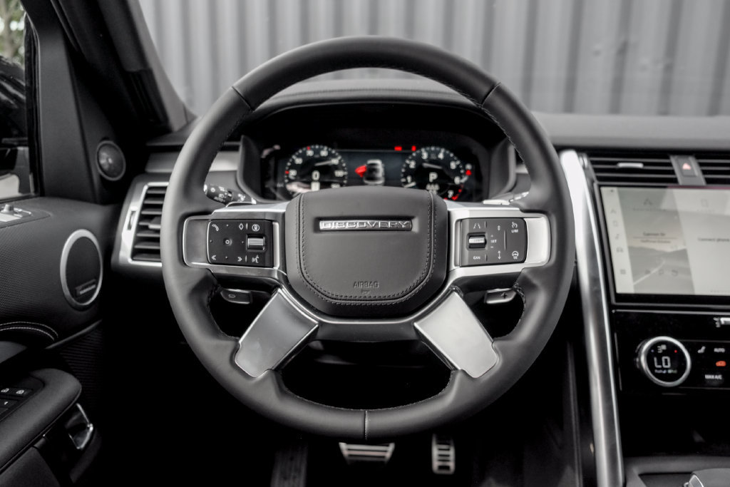 New 2026 Land Rover Discovery Limited Edition AWD/4WD image 18
