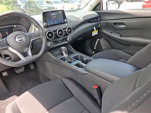 Used 2025 Nissan Sentra SV w/ All-Weather Package FWD image 16