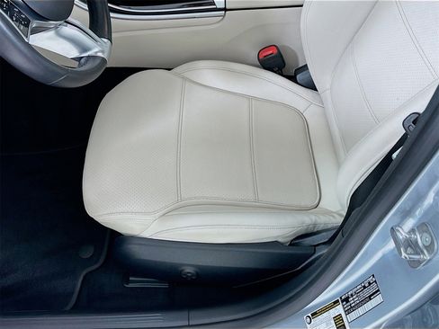 Used 2025 Mercedes-Benz C 300 Sedan image 21