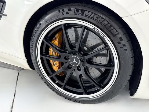 Used 2018 Mercedes-Benz AMG GT R image 27