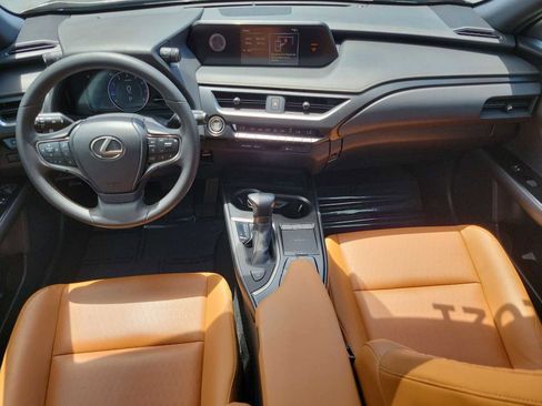 Used 2021 Lexus UX 200 w/ Accessory Package (Z1) FWD image 15