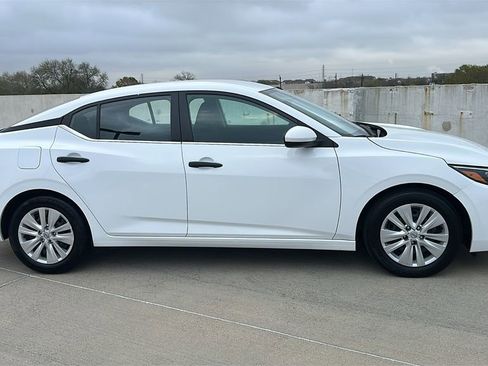 Used 2025 Nissan Sentra S image 13