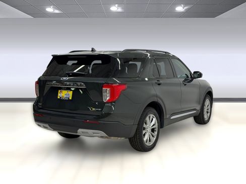 Used 2023 Ford Explorer XLT w/ Equipment Group 202A AWD/4WD image 7