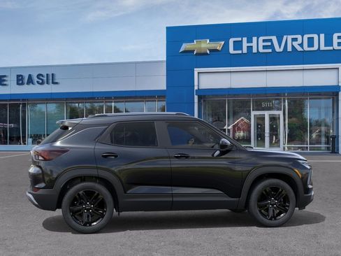 New 2026 Chevrolet TrailBlazer LT w/ Midnight Edition AWD/4WD image 5