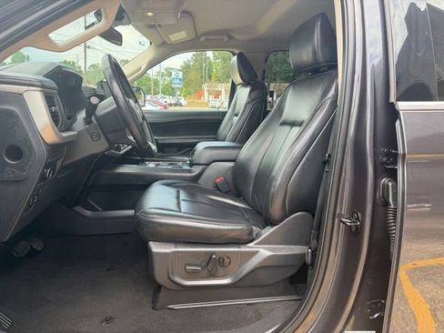 Used 2024 Ford Expedition XLT RWD image 36
