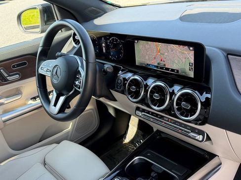 Used 2023 Mercedes-Benz GLA 250 4MATIC image 12