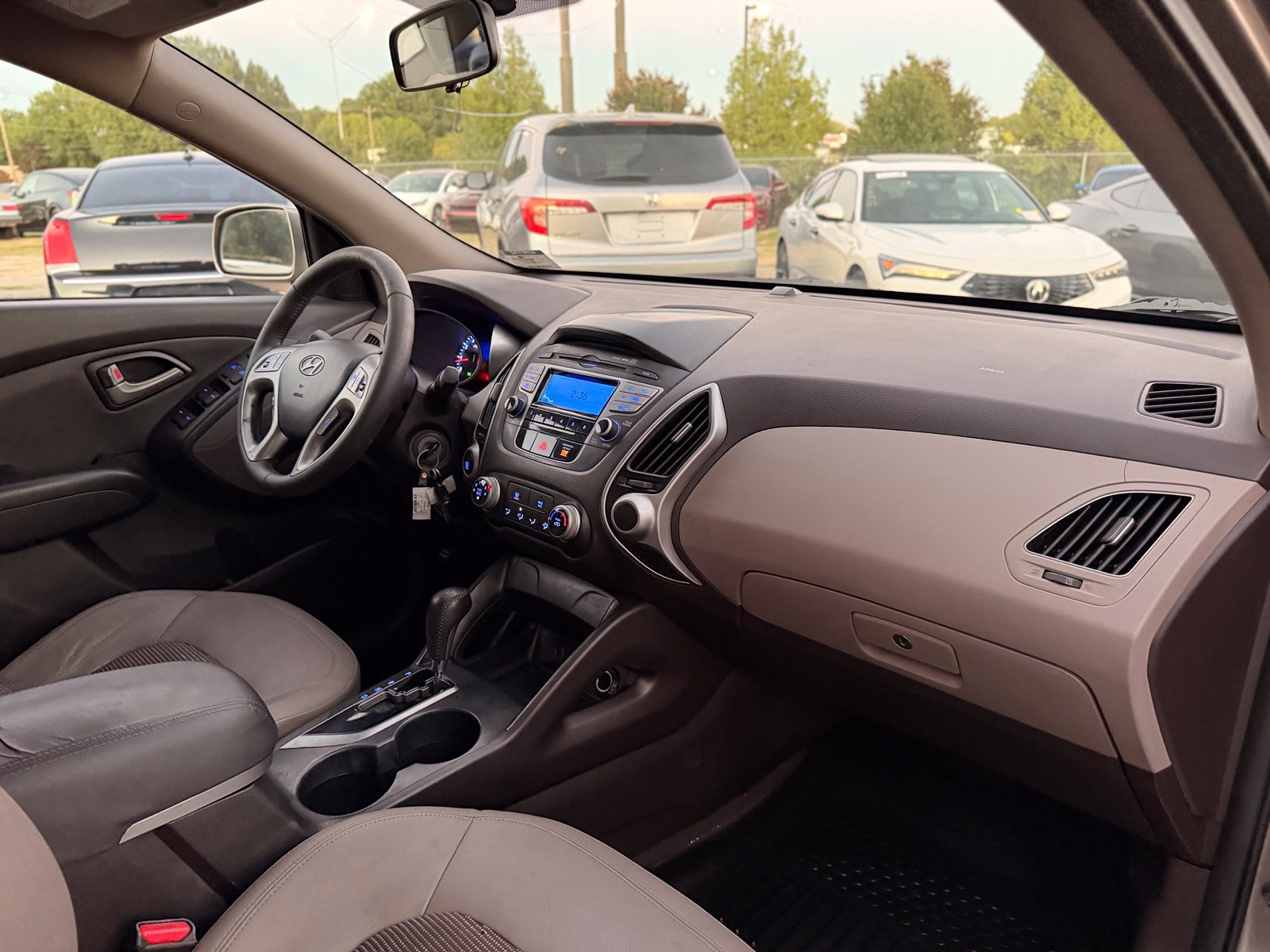 Used 2011 Hyundai Tucson GLS FWD image 25