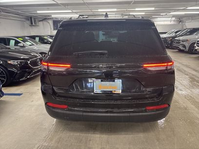 Used 2025 Jeep Grand Cherokee Altitude