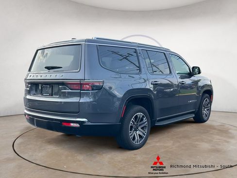 Used 2025 Jeep Wagoneer Series II AWD/4WD image 3