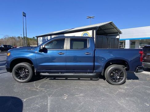 Used 2023 Chevrolet Silverado 1500 Custom Trail Boss w/ LPO, Dark Essentials Package image 2