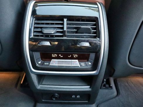 Used 2021 BMW X7 M50i w/ Dynamic Handling Package AWD/4WD image 36