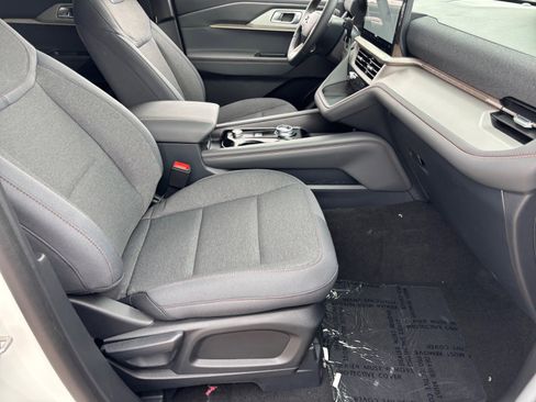 New 2026 Ford Explorer Active image 19