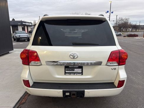Used 2015 Toyota Land Cruiser image 7