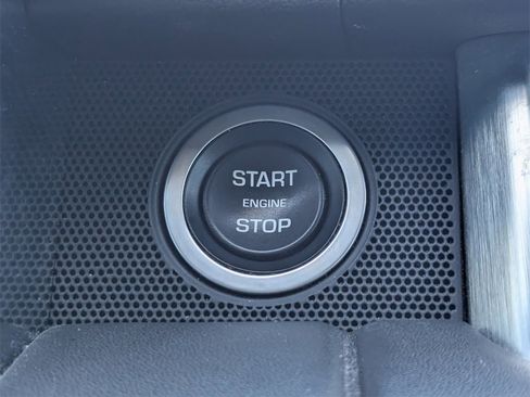 Used 2020 Land Rover Range Rover HSE image 23