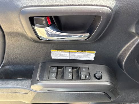 Used 2020 Toyota Tacoma TRD Off-Road image 16