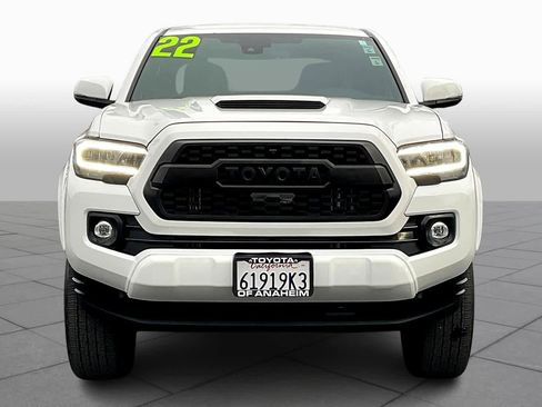 Used 2022 Toyota Tacoma TRD Sport image 3