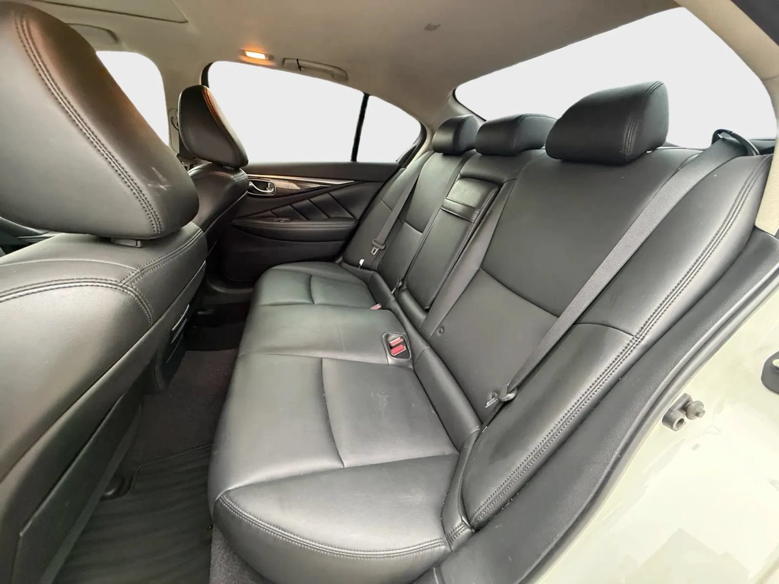 Used 2018 INFINITI Q50 Luxe AWD/4WD image 13