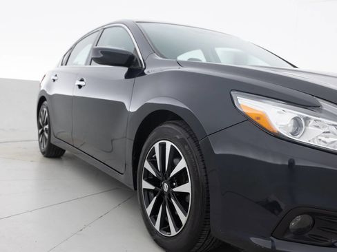 Used 2018 Nissan Altima 2.5 SV image 11