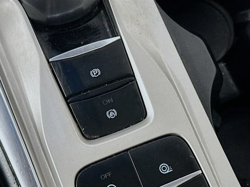 Used 2022 Ford Explorer Limited w/ Equipment Group 301A RWD image 21