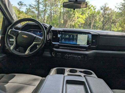 Used 2024 Chevrolet Silverado 2500 LT image 17