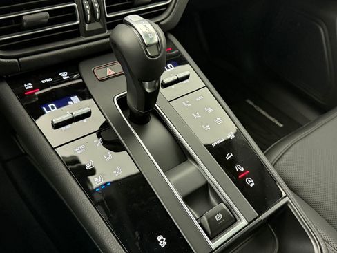 New 2026 Porsche Macan image 21