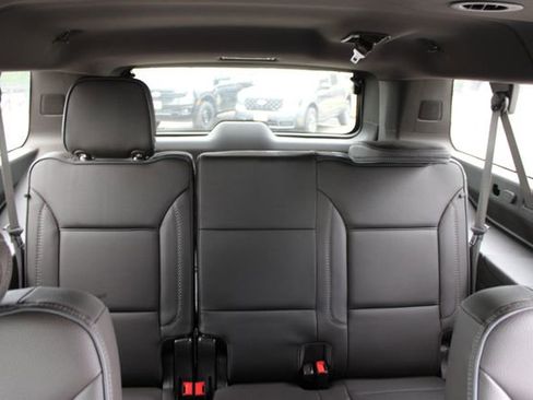 Used 2022 GMC Yukon XL Denali AWD/4WD image 16
