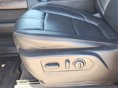 Used 2022 Chevrolet Silverado 2500 High Country w/ Z71 Off-Road Package image 17