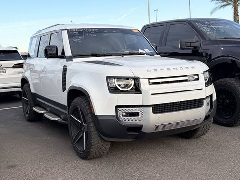 Used 2023 Land Rover Defender 110 S image 3