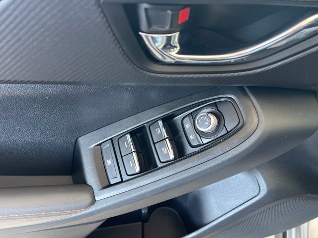 Used 2025 Subaru Crosstrek 2.5i Limited AWD/4WD image 18