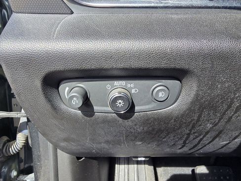 Used 2019 Chevrolet Traverse Premier w/ Driver Confidence II Package image 20