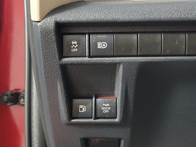 Used 2021 Toyota Sienna XLE FWD image 24