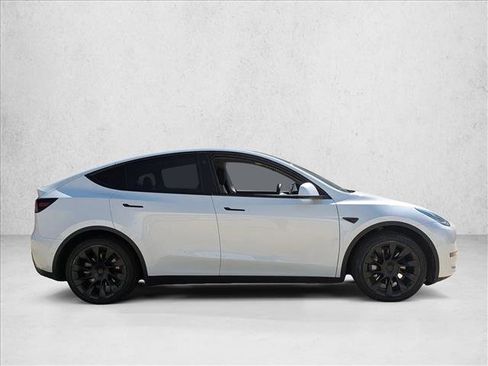 Used 2021 Tesla Model Y Long Range image 4