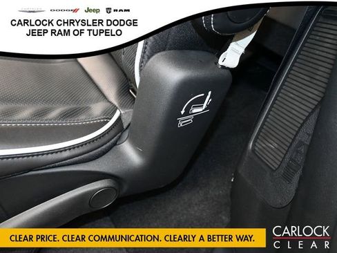 New 2026 Chrysler Pacifica Limited w/ Uconnect Theater Family Group image 29