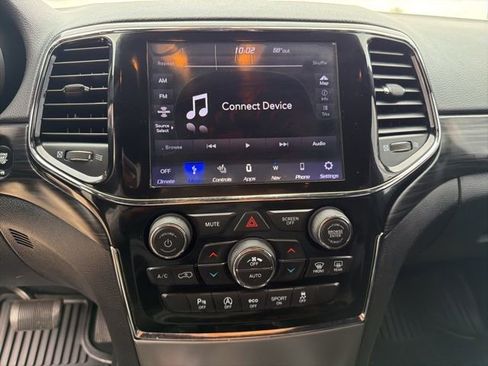 Used 2020 Jeep Grand Cherokee Altitude RWD image 15