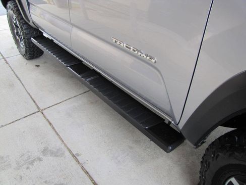 Used 2020 Toyota Tacoma TRD Off-Road RWD image 26