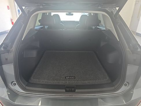Certified 2025 Volkswagen Tiguan SE w/ Panoramic Sunroof Package AWD/4WD image 14