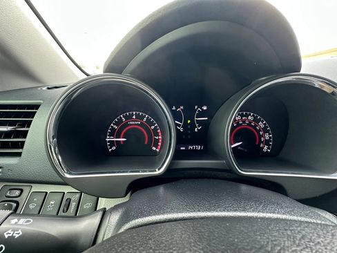 Used 2013 Toyota Highlander Limited AWD/4WD image 26