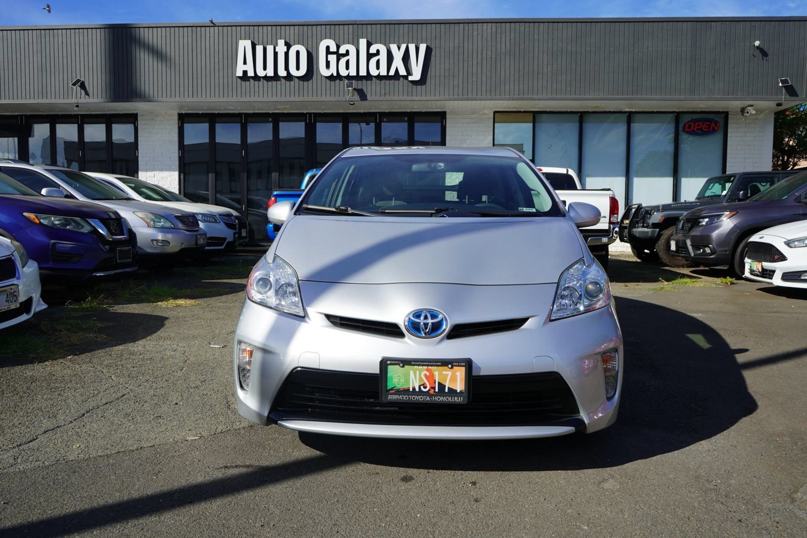 Used 2015 Toyota Prius Two FWD image 2
