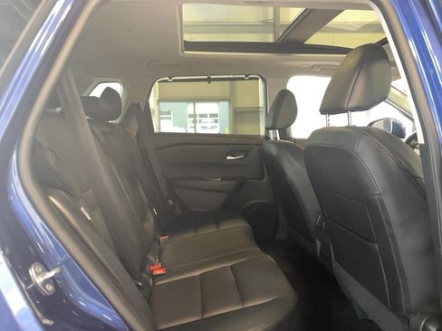 Used 2023 Nissan Rogue SV w/ SV Premium B Package image 21