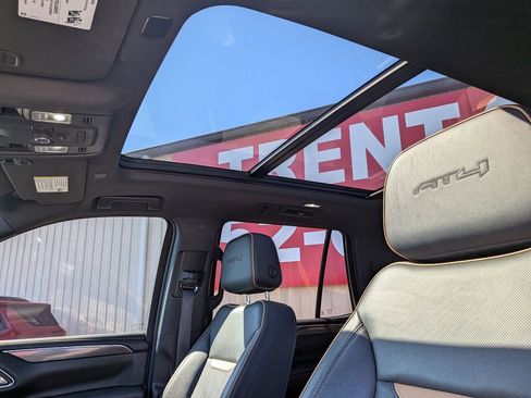 Used 2022 GMC Yukon AT4 w/ Technology Package image 15