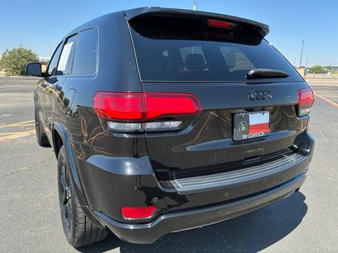 Used 2021 Jeep Grand Cherokee Laredo X RWD image 4