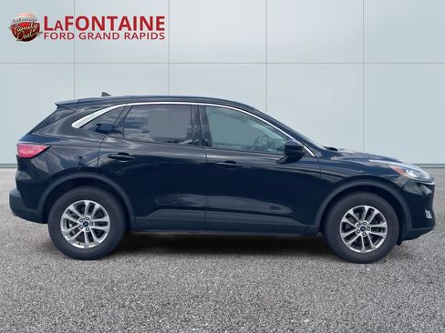 Used 2021 Ford Escape SE w/ Convenience Package AWD/4WD image 8
