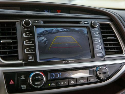 Used 2015 Toyota Highlander Limited Platinum image 18